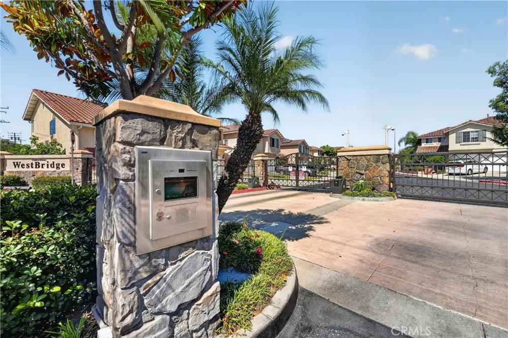 13694 Eastbridge Westminster, CA 92683