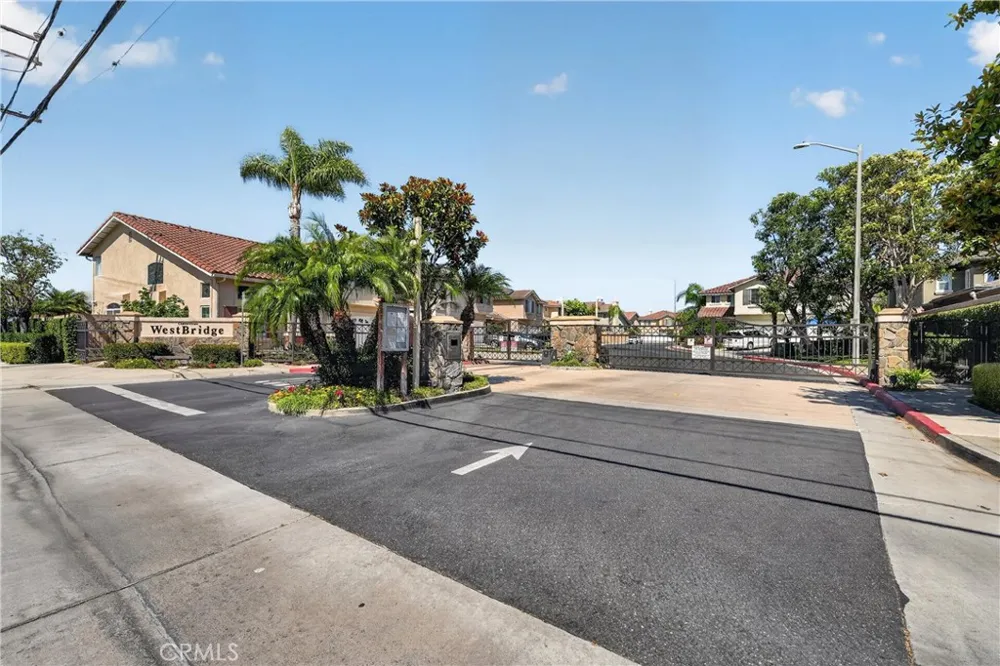 13694 Eastbridge Westminster, CA 92683