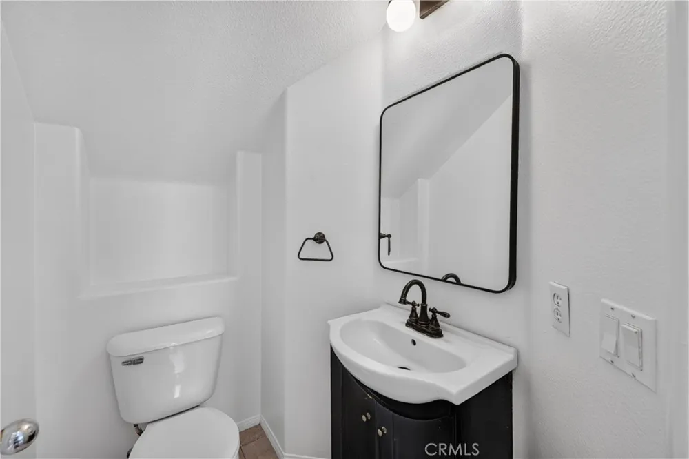 13694 Eastbridge Westminster, CA 92683