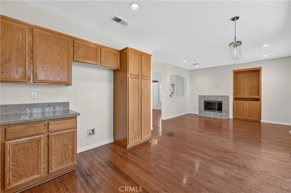 13694 Eastbridge Westminster, CA 92683