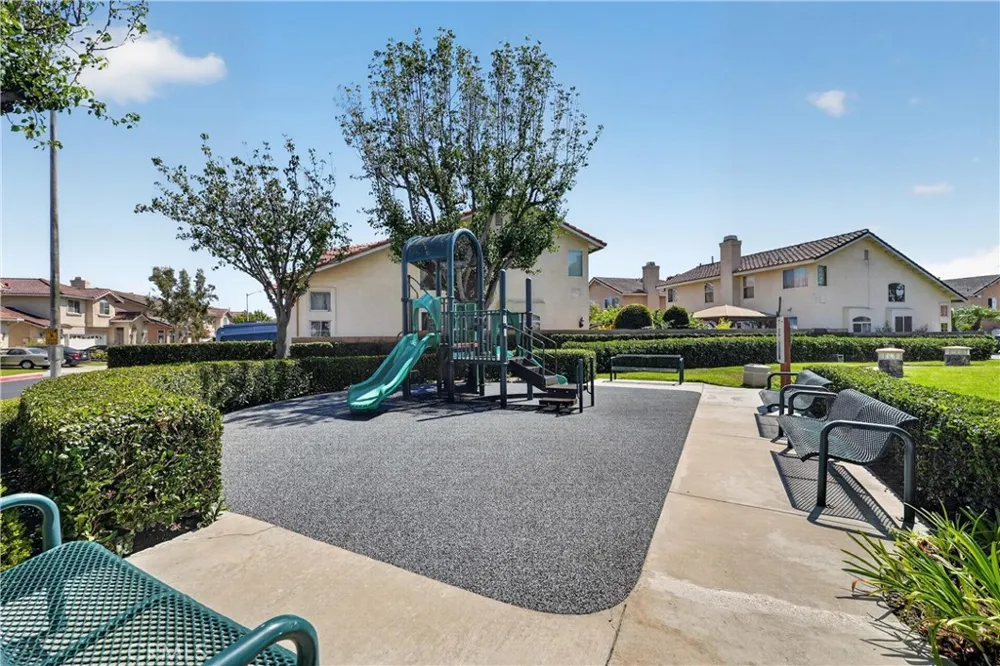 13694 Eastbridge Westminster, CA 92683