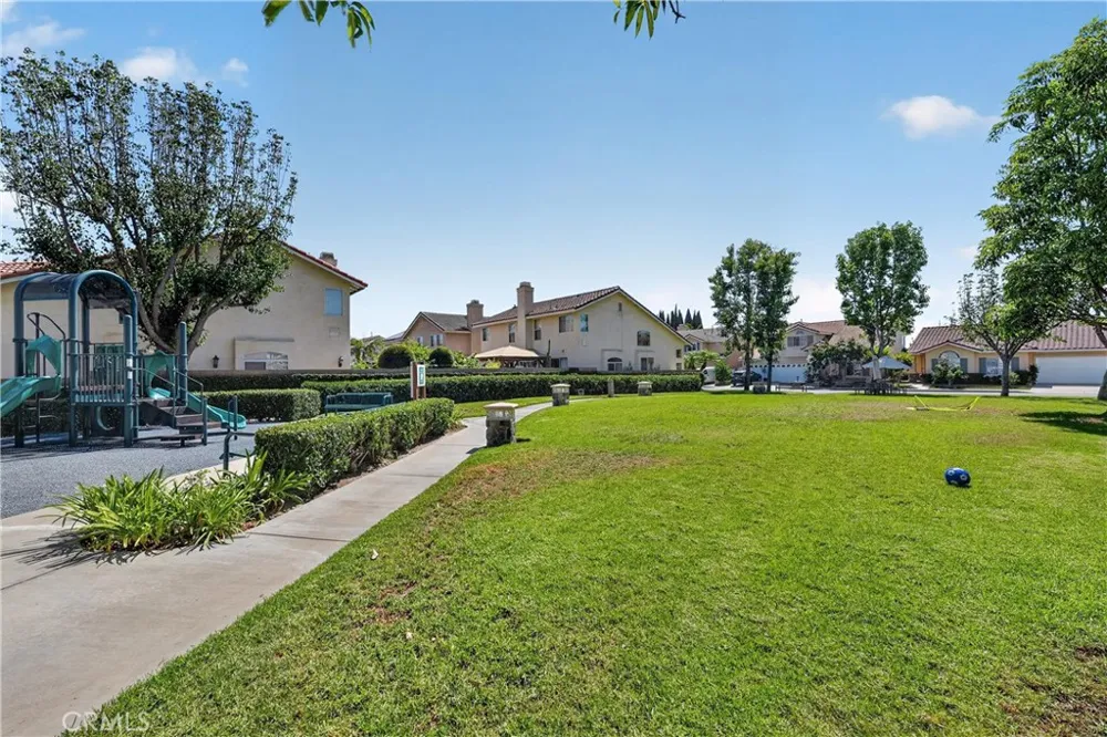 13694 Eastbridge Westminster, CA 92683