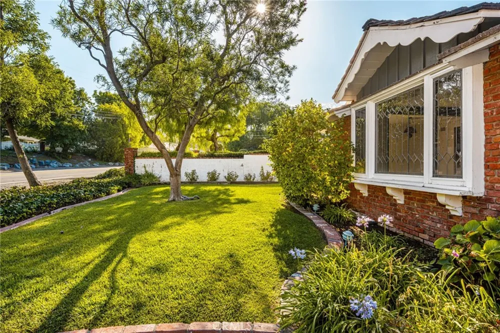 19142 Barrett Lane North Tustin, CA 92705