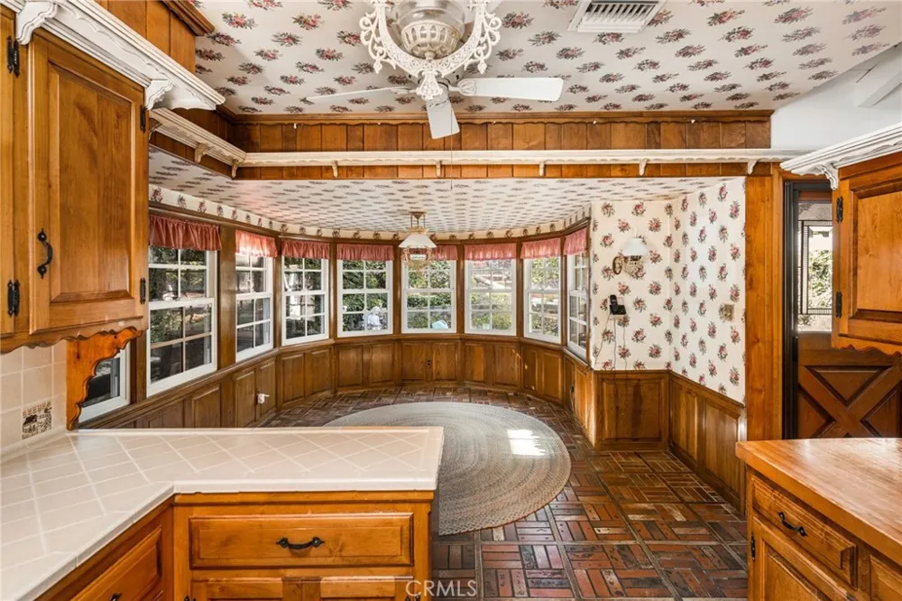 19142 Barrett Lane North Tustin, CA 92705