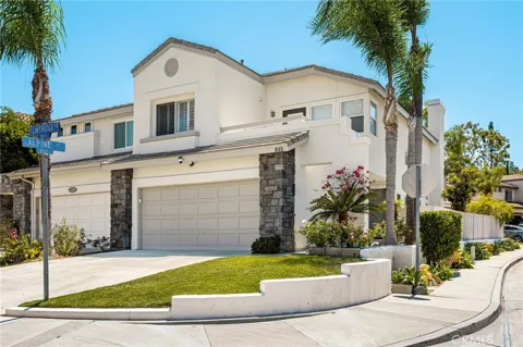 935 S Flintridge