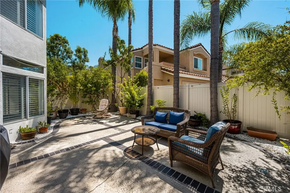 935 S Flintridge Anaheim, CA 92808