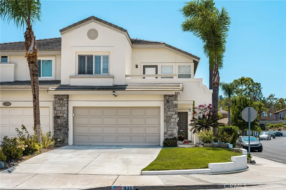 935 S Flintridge Anaheim, CA 92808