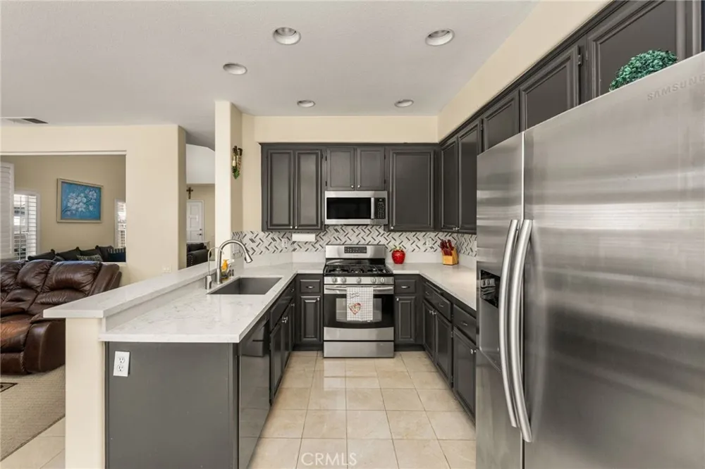 935 S Flintridge Anaheim, CA 92808