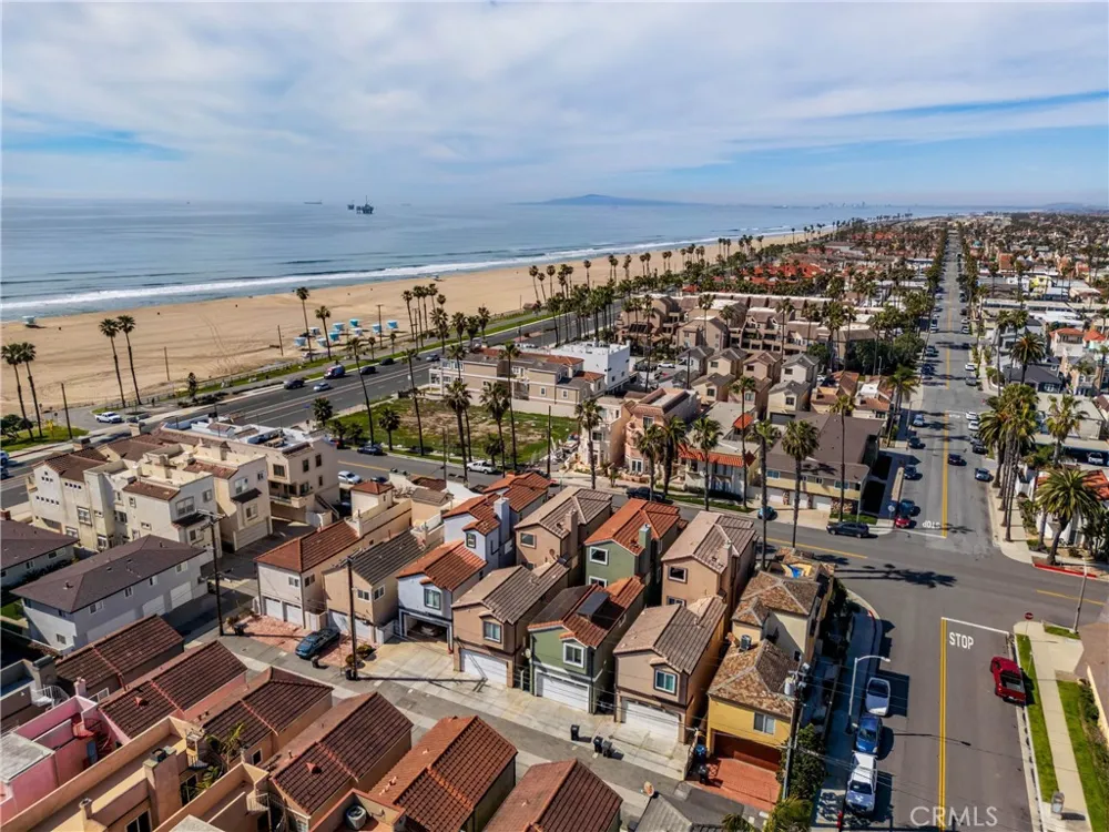 116 11th Huntington Beach, CA 92648