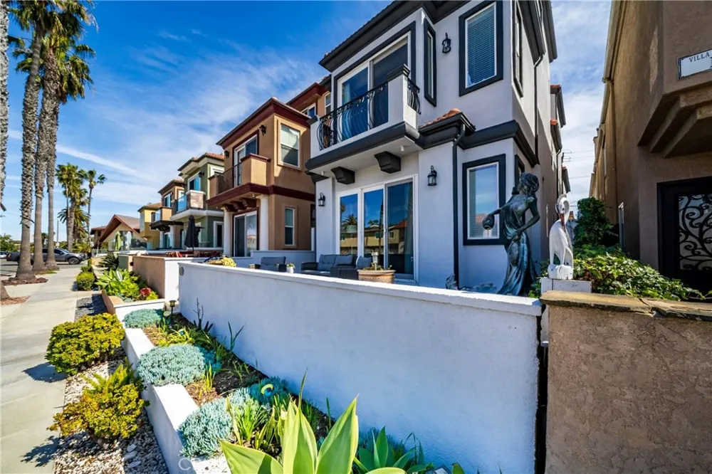 116 11th Huntington Beach, CA 92648