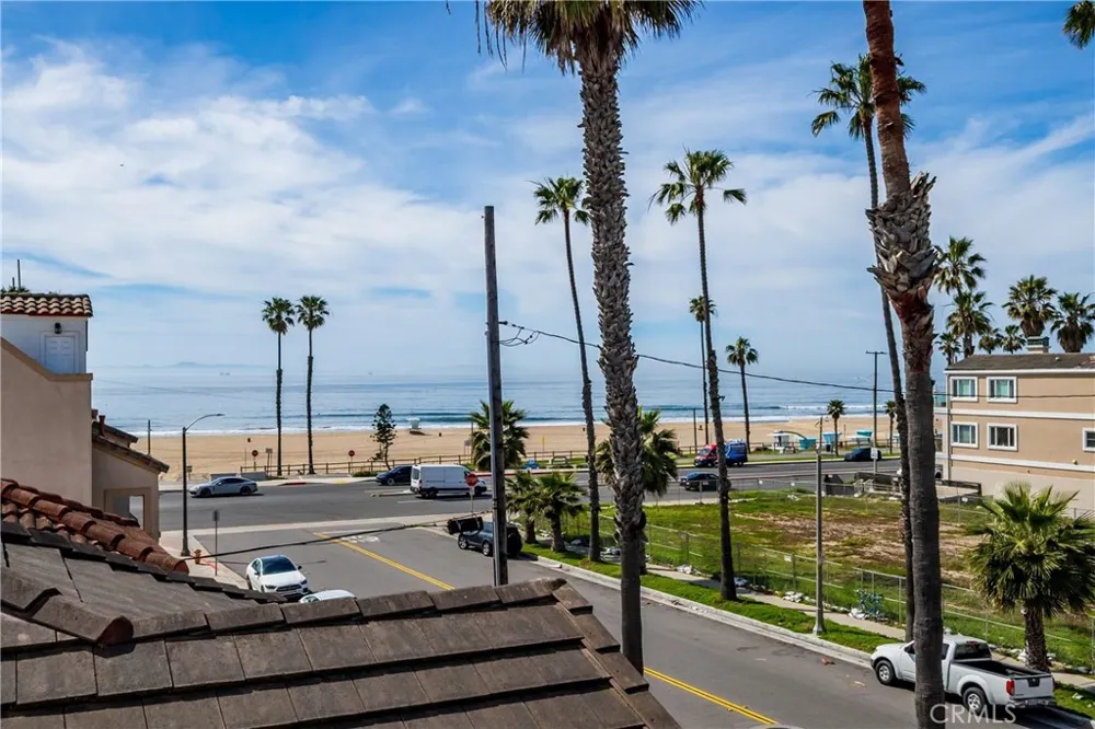 116 11th Huntington Beach, CA 92648