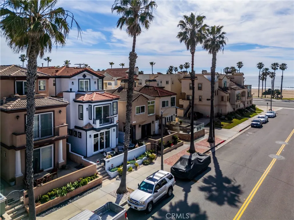 116 11th Huntington Beach, CA 92648