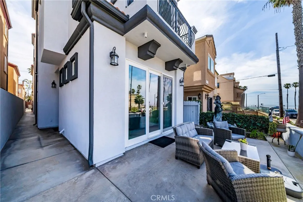 116 11th Huntington Beach, CA 92648