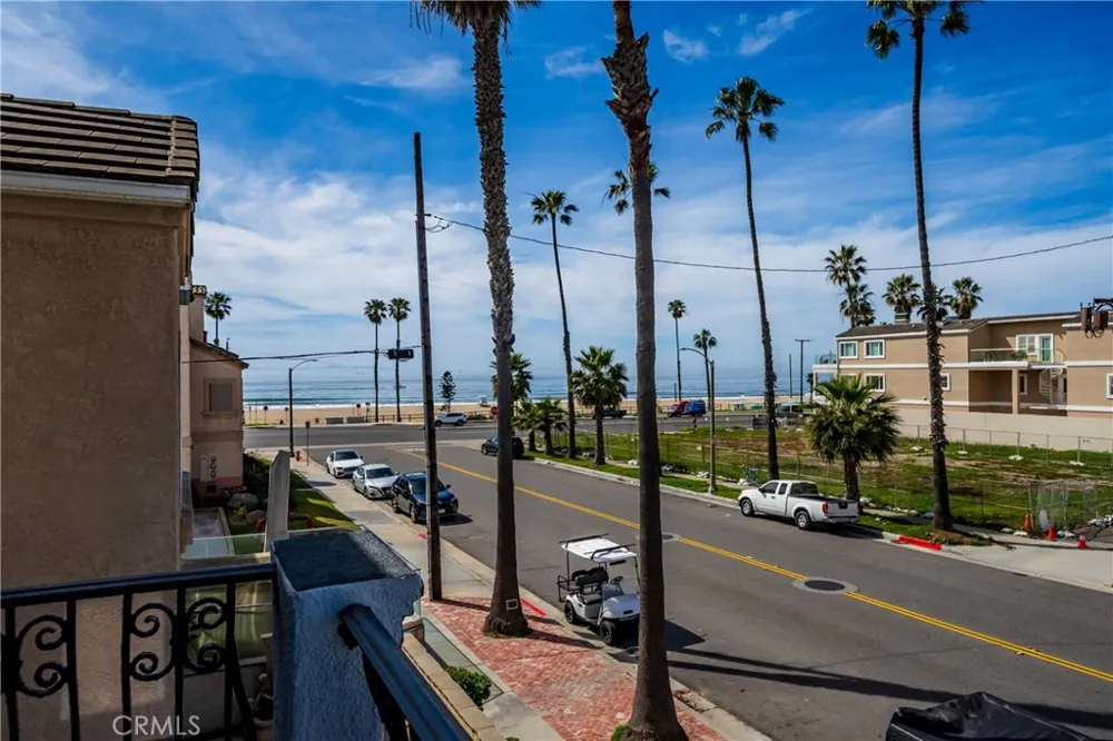 116 11th Huntington Beach, CA 92648