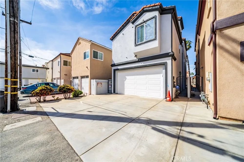 116 11th Huntington Beach, CA 92648