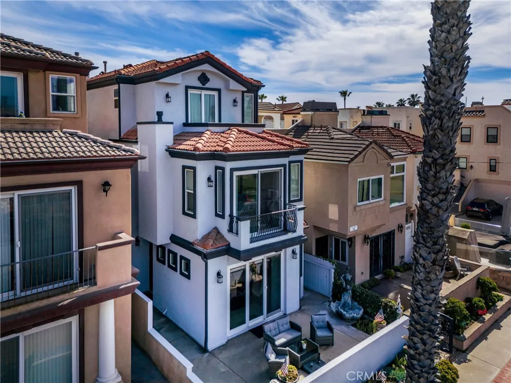 116 11th Huntington Beach, CA 92648