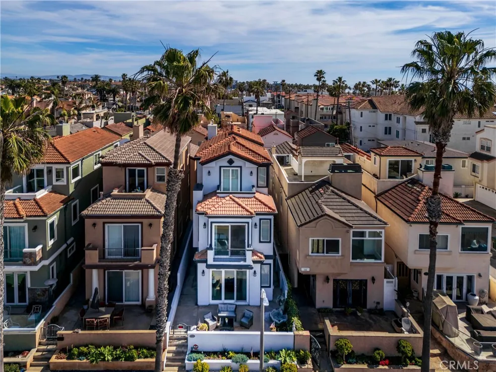 116 11th Huntington Beach, CA 92648