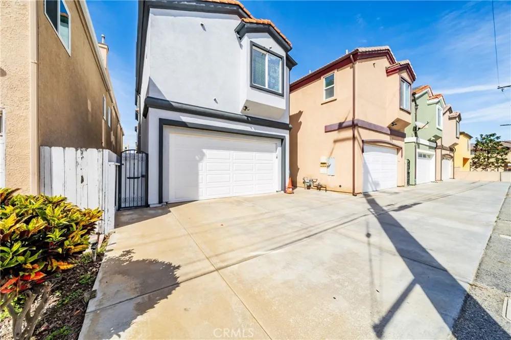 116 11th Huntington Beach, CA 92648