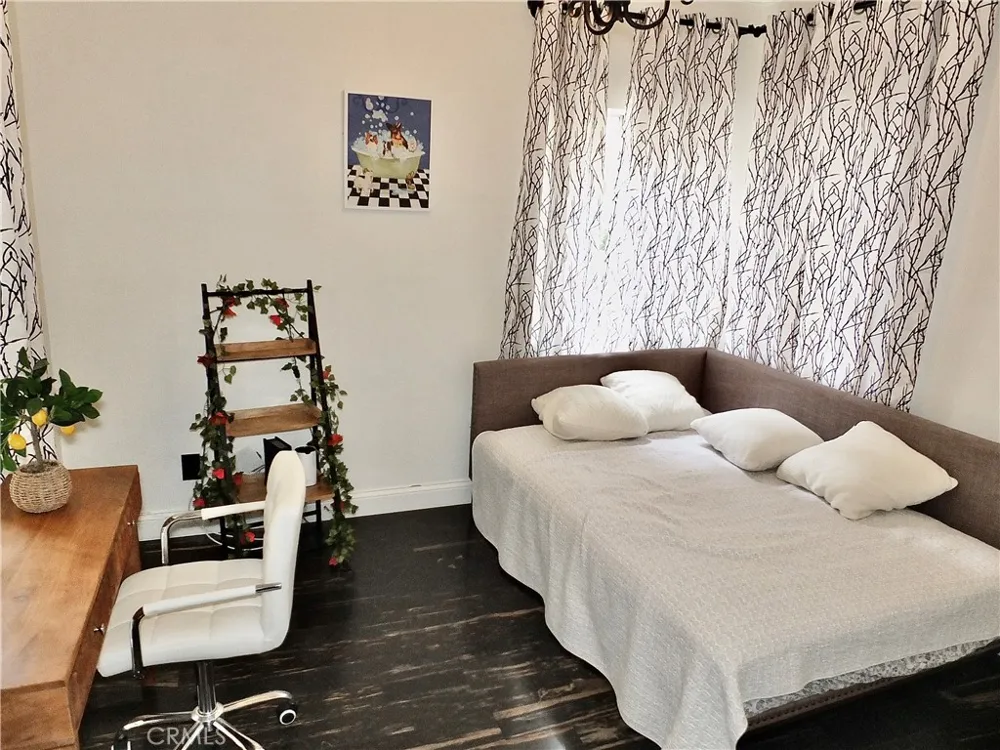 16912 Sims #103 Huntington Beach, CA 92649