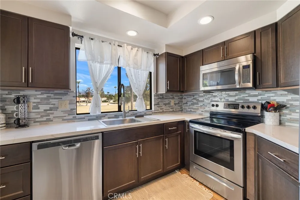 41961 Preston Trail Palm Desert, CA 92211