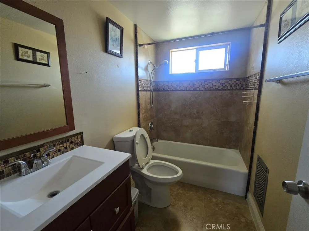9692 Rosebay Anaheim, CA 92804