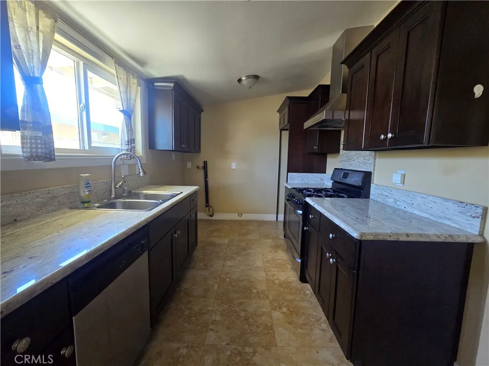 9692 Rosebay Anaheim, CA 92804