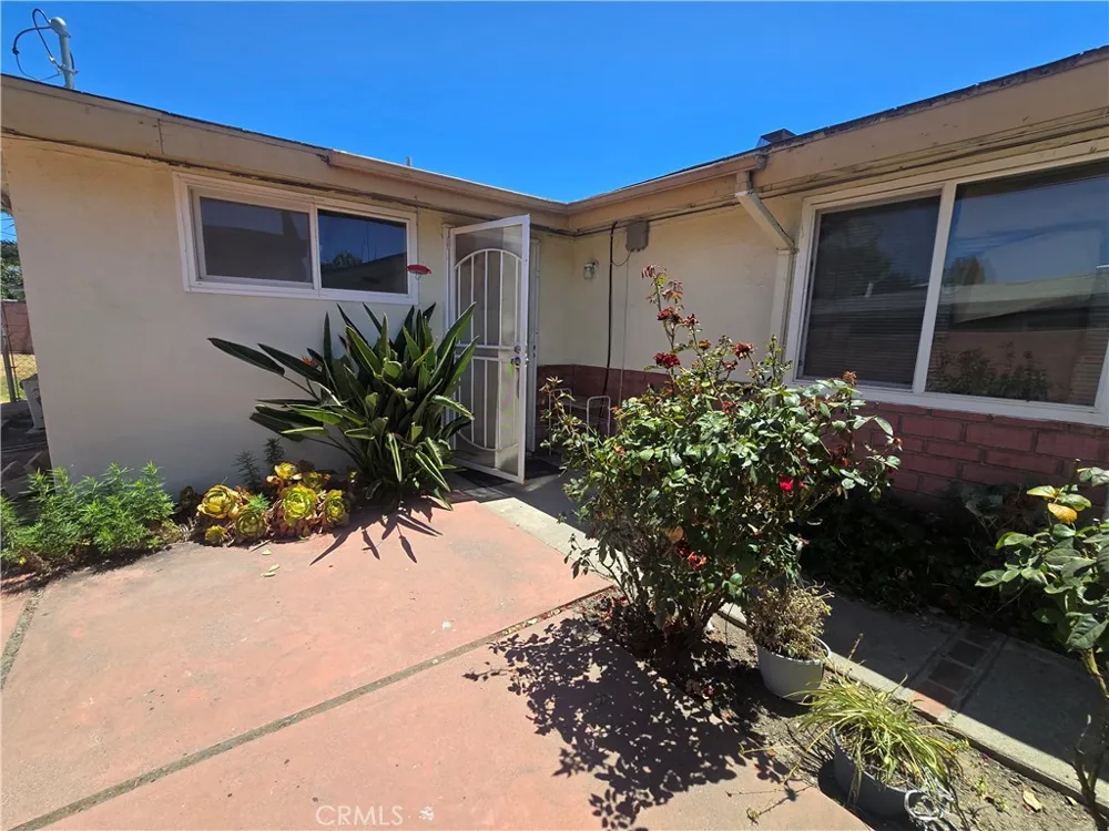 9692 Rosebay Anaheim, CA 92804