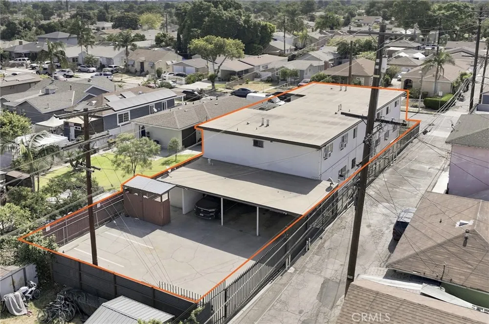 10621 San Carlos South Gate, CA 90280