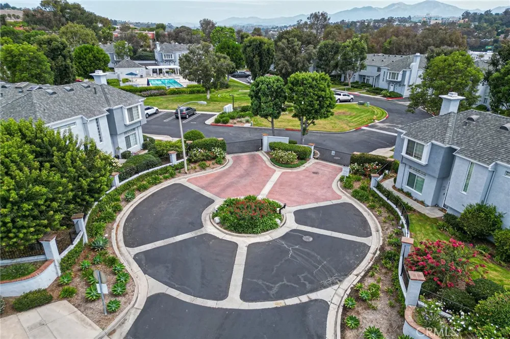 28221 Paseo El Siena Laguna Niguel, CA 92677