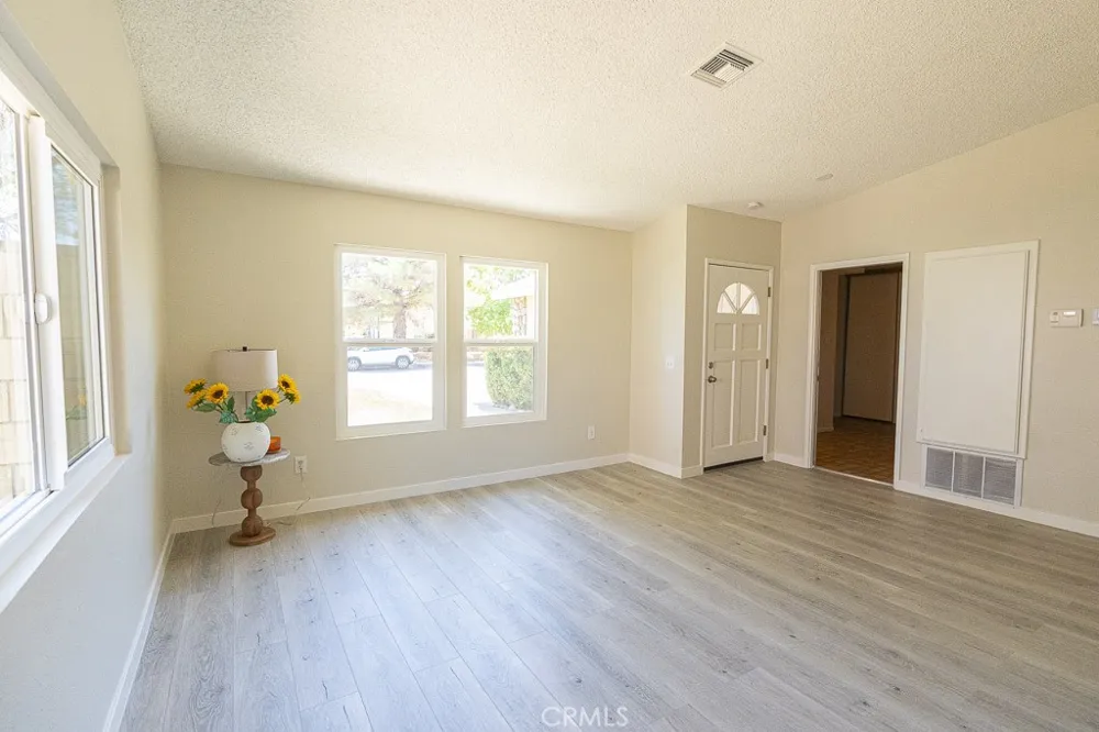 43469 Carol Lancaster, CA 93535