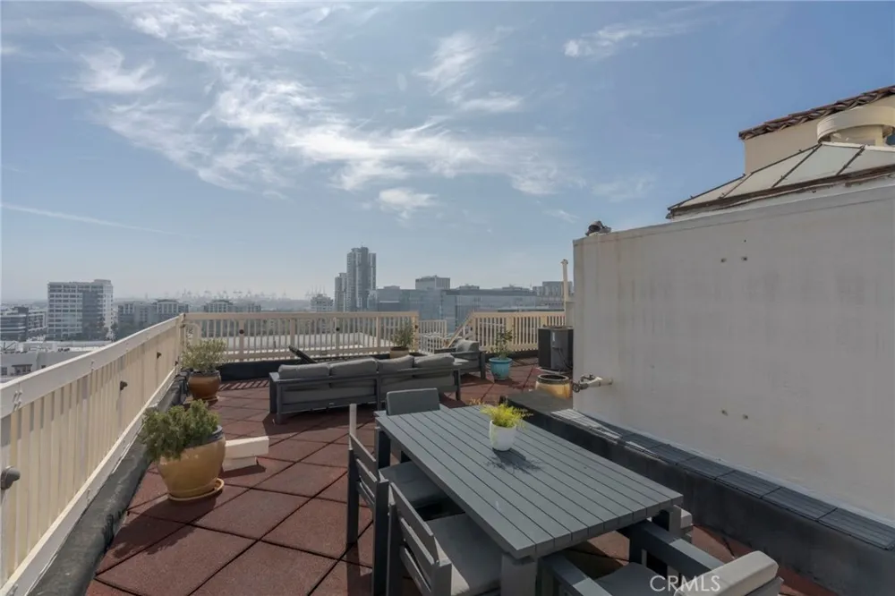 315 W 3rd #5A Long Beach, CA 90802