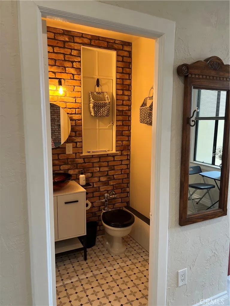 315 W 3rd #5A Long Beach, CA 90802
