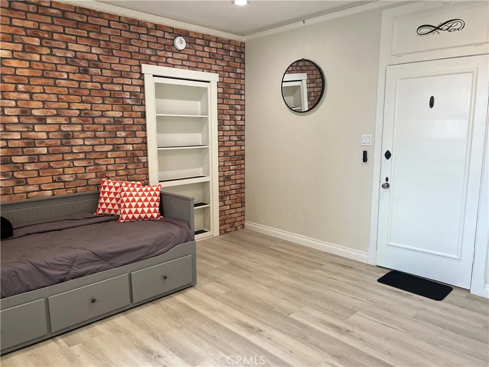 315 W 3rd #5A Long Beach, CA 90802