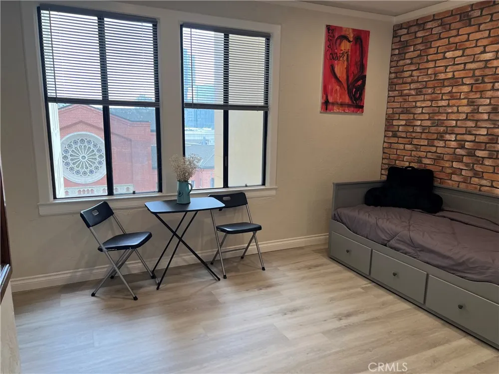 315 W 3rd #5A Long Beach, CA 90802