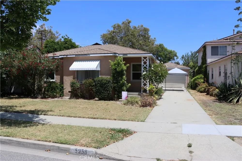 5958 Lorelei Lakewood, CA 90712