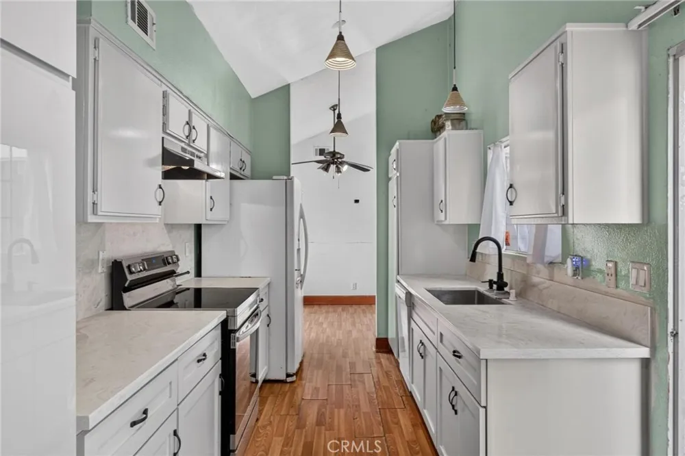 25655 Pine Creek Lane Wilmington, CA 90744