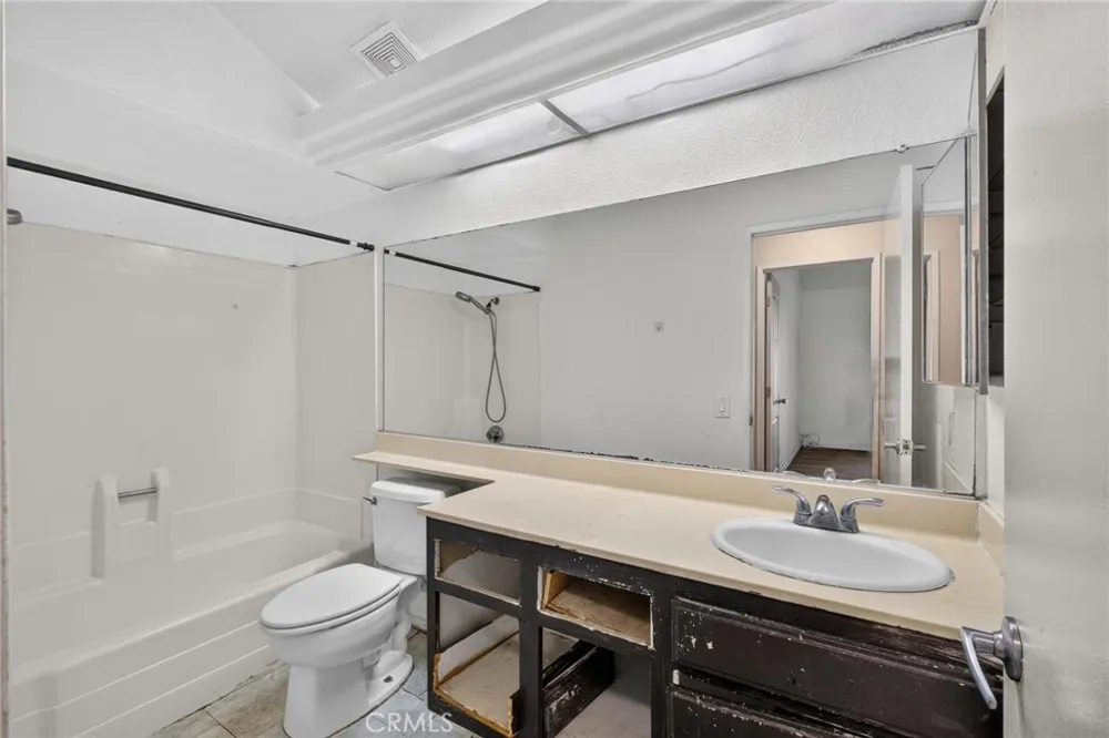 25655 Pine Creek Lane Wilmington, CA 90744