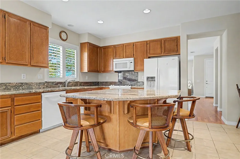 32587 Via Destello Temecula, CA 92592