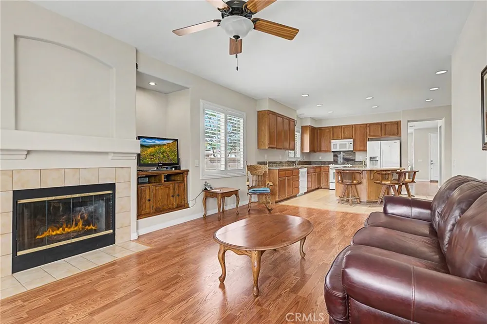 32587 Via Destello Temecula, CA 92592