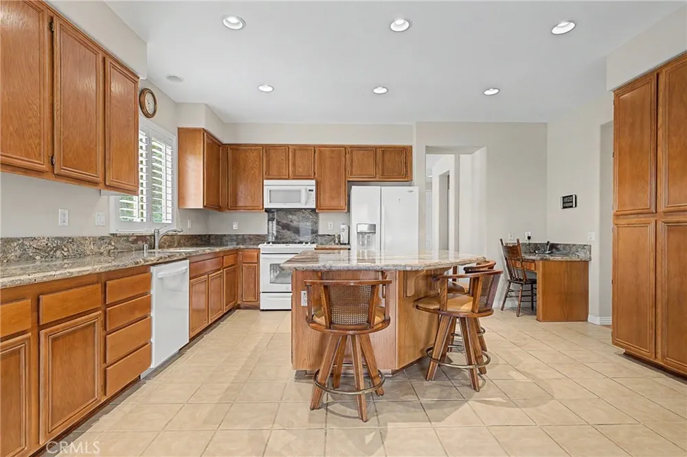 32587 Via Destello Temecula, CA 92592