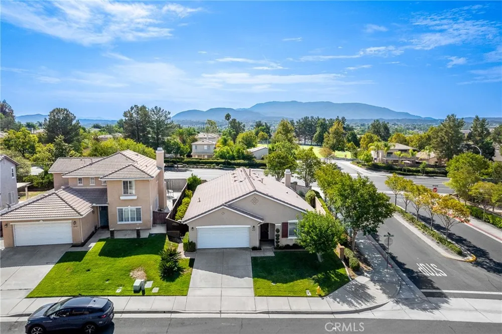 32587 Via Destello Temecula, CA 92592