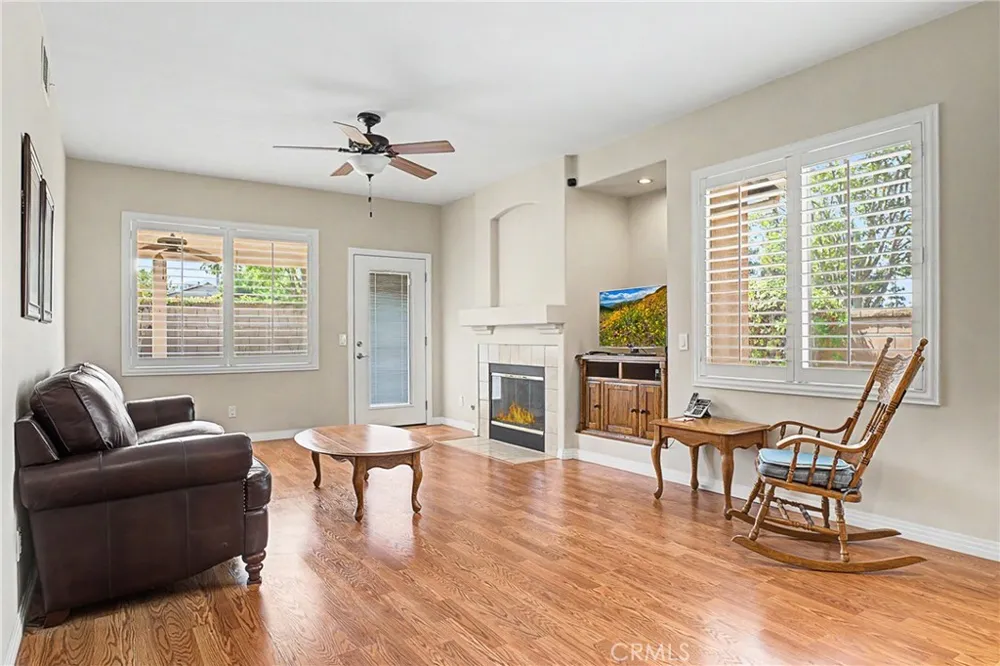 32587 Via Destello Temecula, CA 92592