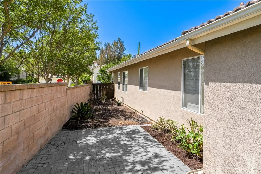 32587 Via Destello Temecula, CA 92592