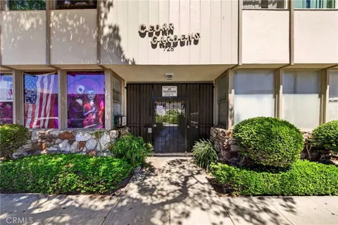 728 Cedar