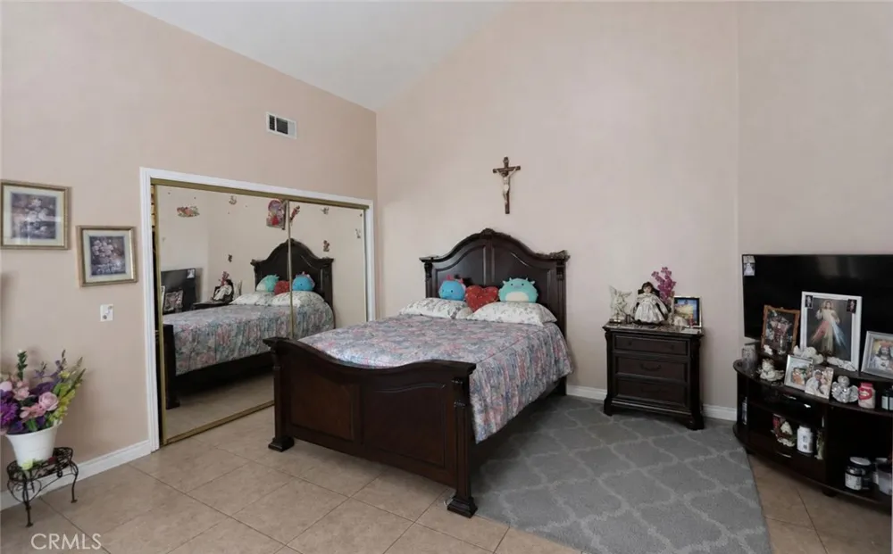1340 Neptune Wilmington, CA 90744