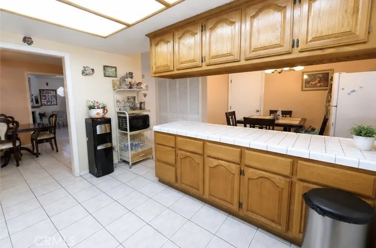 1340 Neptune Wilmington, CA 90744