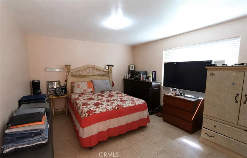 1340 Neptune Wilmington, CA 90744