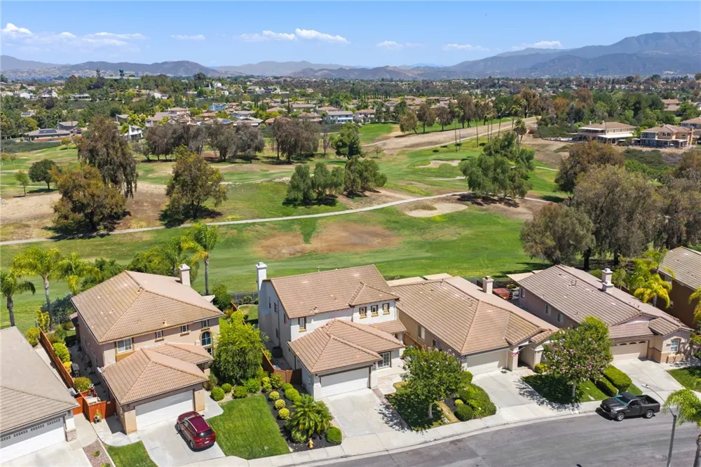 31295 Gleneagles Drive Temecula, CA 92591
