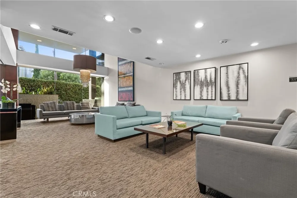7250 Franklin Avenue #804 Los Angeles, CA 90046