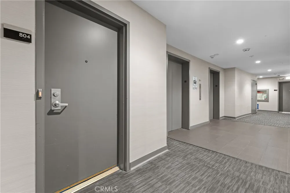 7250 Franklin Avenue #804 Los Angeles, CA 90046